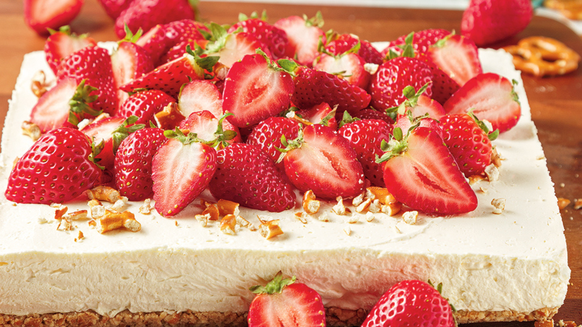 Recette de carrés de bretzels et fraises SAVOURA, un dessert sucré-salé pour Pâques