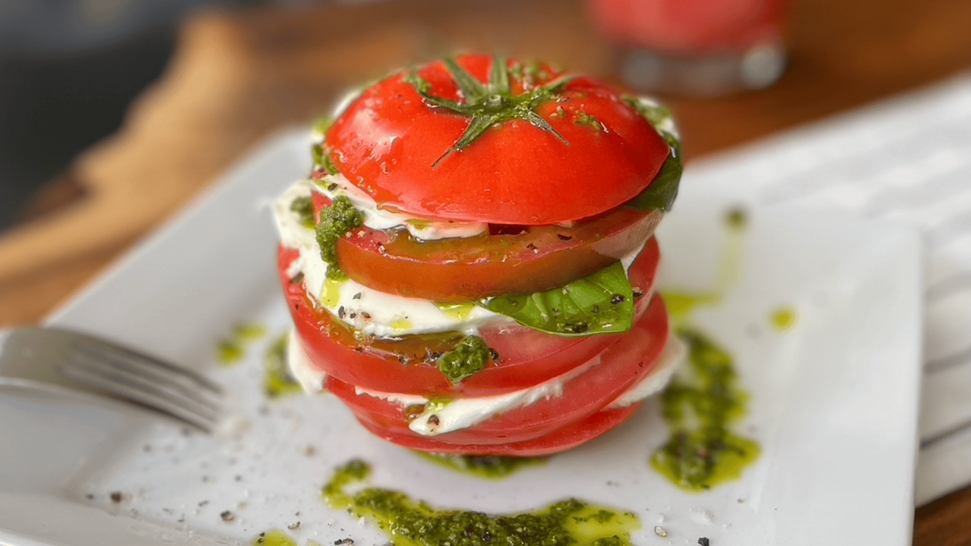 Sandwich, tomate, basilic, pesto, carpaccio, beefsteak