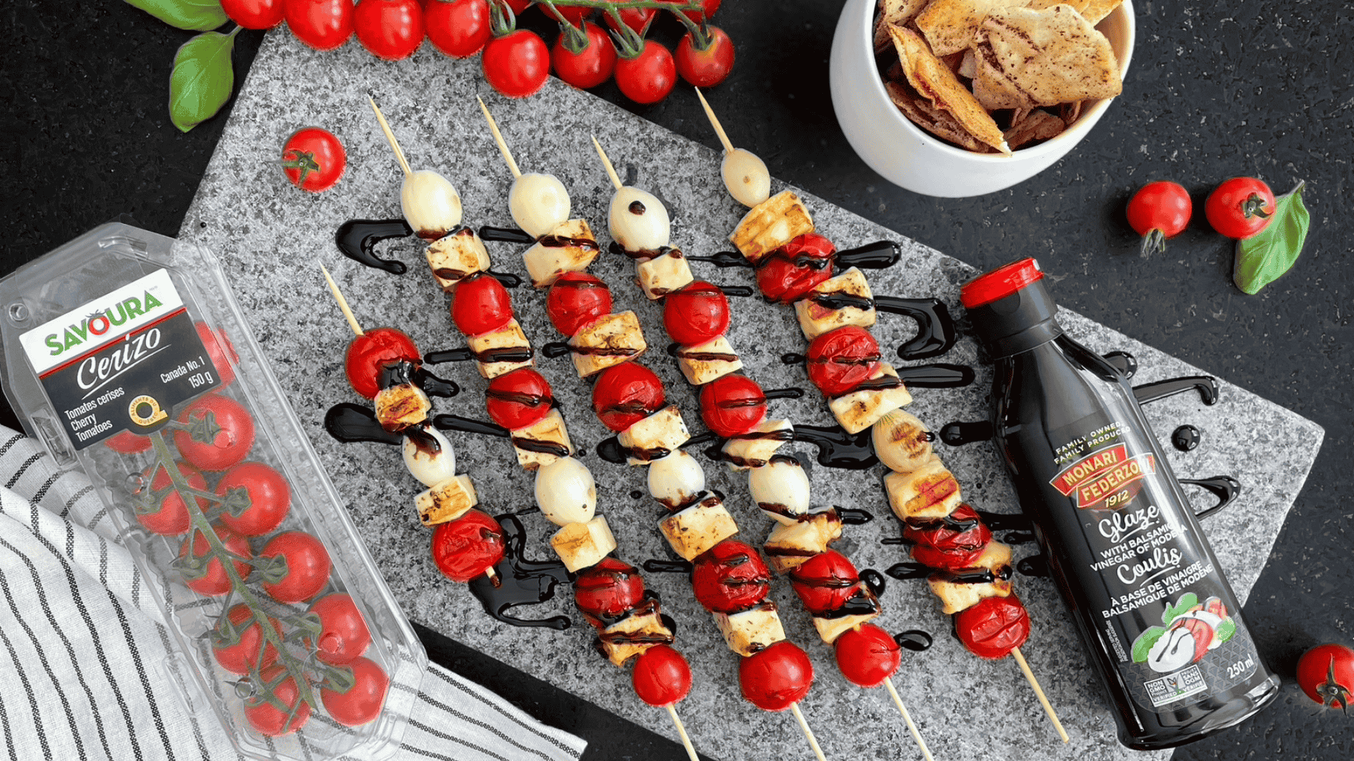 Brochette de tomates, halloumi, oignons perlé avec glaze Monari